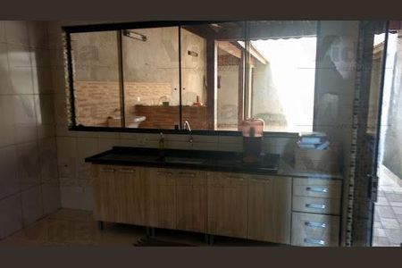 Casa à venda com 3 quartos, 210m² em Quitaúna, Osasco