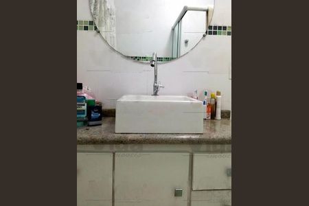 Casa à venda com 210m², 3 quartos e 5 vagas