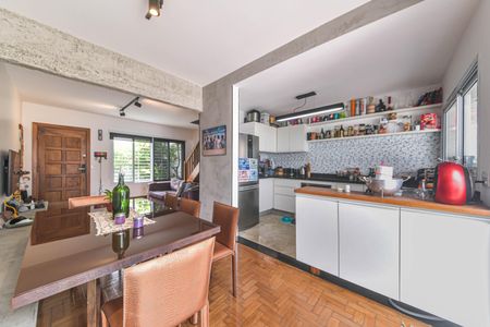 Casa para alugar com 150m², 3 quartos e 2 vagasSala