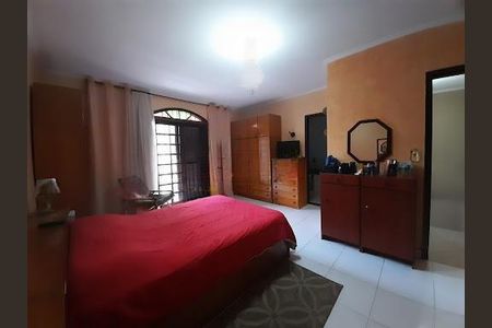 Casa à venda com 4 quartos, 300m² em Jaguaribe, Osasco