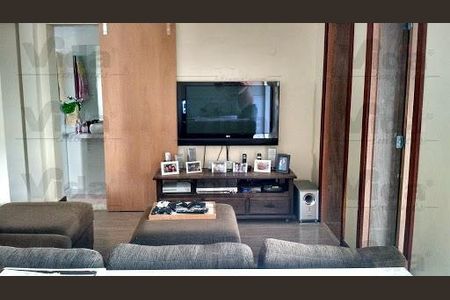 Casa à venda com 4 quartos, 220m² em Km 18, Osasco