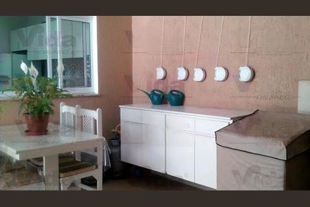 Casa à venda com 4 quartos, 220m² em Km 18, Osasco