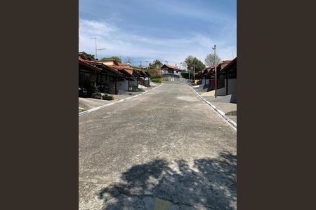 Casa à venda com 90m², 4 quartos e 2 vagas