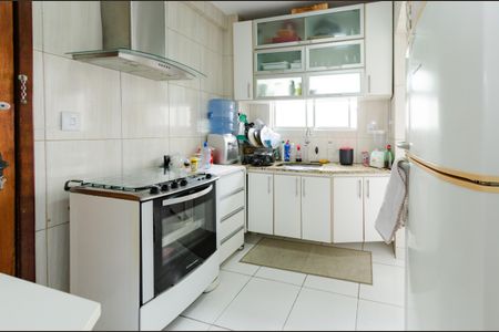 Apartamento à venda com 110m², 3 quartos e 2 vagas Apartamento à venda com 110m², 3 quartos e 2 vagasCozinha