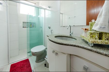 Apartamento à venda com 110m², 3 quartos e 2 vagas Apartamento à venda com 110m², 3 quartos e 2 vagasBanheiro social