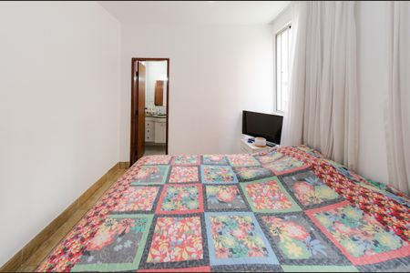 Apartamento à venda com 110m², 3 quartos e 2 vagas Apartamento à venda com 110m², 3 quartos e 2 vagasSuíte