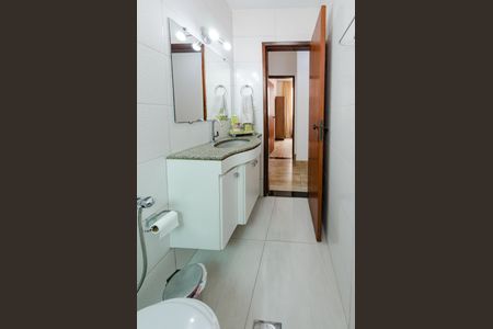 Apartamento à venda com 110m², 3 quartos e 2 vagas Apartamento à venda com 110m², 3 quartos e 2 vagasBanheiro social