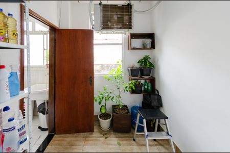 Apartamento à venda com 110m², 3 quartos e 2 vagas Apartamento à venda com 110m², 3 quartos e 2 vagasQuarto de serviço