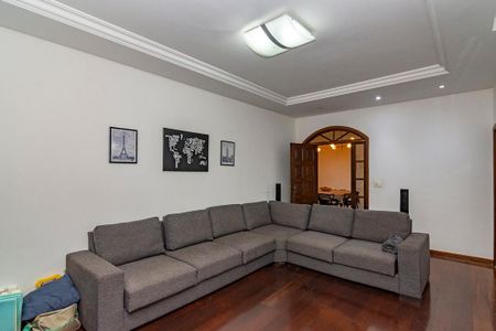 Casa à venda com 385m², 4 quartos e 8 vagas Casa à venda com 385m², 4 quartos e 8 vagasSala 1