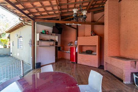 Casa à venda com 385m², 4 quartos e 8 vagas Casa à venda com 385m², 4 quartos e 8 vagasVaranda gourmet