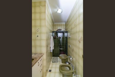 Casa à venda com 385m², 4 quartos e 8 vagas Casa à venda com 385m², 4 quartos e 8 vagasBanheiro Social