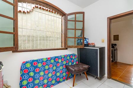 Casa à venda com 385m², 4 quartos e 8 vagas Casa à venda com 385m², 4 quartos e 8 vagasQuarto de Serviço