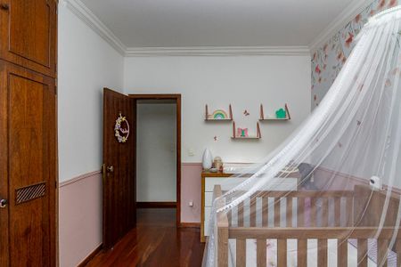 Casa à venda com 385m², 4 quartos e 8 vagas Casa à venda com 385m², 4 quartos e 8 vagasQuarto 3