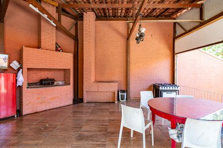 Casa à venda com 385m², 4 quartos e 8 vagas Casa à venda com 385m², 4 quartos e 8 vagasVaranda gourmet