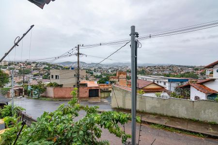 Casa à venda com 385m², 4 quartos e 8 vagas Casa à venda com 385m², 4 quartos e 8 vagasVaranda da Suíte