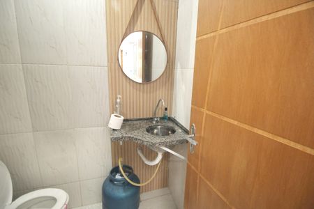Casa à venda com 100m², 2 quartos e 1 vagaLavabo