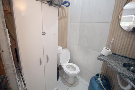 Casa à venda com 100m², 2 quartos e 1 vagaLavabo