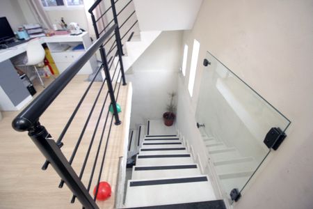 Casa à venda com 100m², 2 quartos e 1 vagaEscada