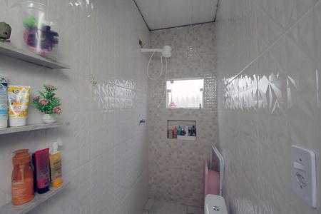 Casa à venda com 100m², 2 quartos e 1 vagaBanheiro da Suíte 2