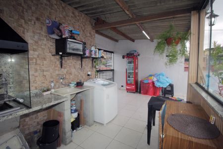 Casa à venda com 100m², 2 quartos e 1 vagaÁrea de Serviço