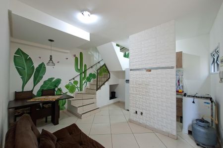 Sala de casa de condomínio para alugar com 1 quarto, 44m² em Cidade Ocian, Praia Grande