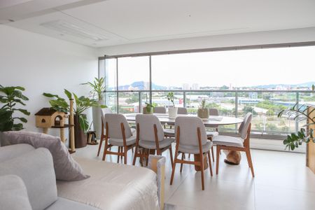 Apartamento para alugar com 150m², 2 quartos e 2 vagas Apartamento para alugar com 150m², 2 quartos e 2 vagasSala