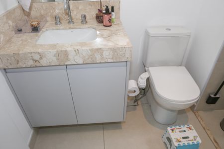 Apartamento para alugar com 150m², 2 quartos e 2 vagas Apartamento para alugar com 150m², 2 quartos e 2 vagasBanheiro 2 da Suíte 1