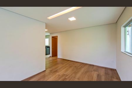 Sala de casa para alugar com 2 quartos, 70m² em Vera Cruz, Belo Horizonte