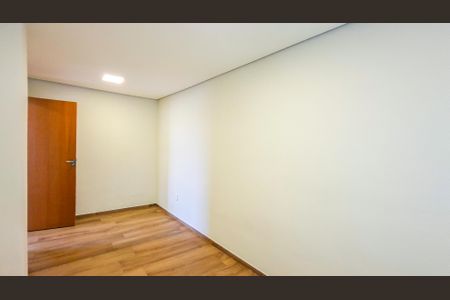 Casa para alugar com 70m², 2 quartos e 1 vaga Casa para alugar com 70m², 2 quartos e 1 vagaQuarto