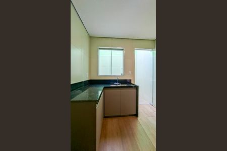 Casa para alugar com 70m², 2 quartos e 1 vaga Casa para alugar com 70m², 2 quartos e 1 vagaCozinha