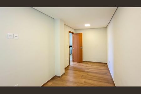 Quarto de casa para alugar com 2 quartos, 70m² em Vera Cruz, Belo Horizonte