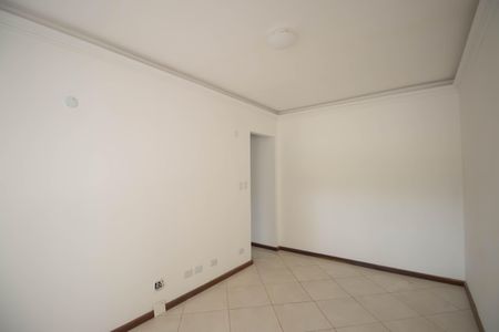 Sala de apartamento para alugar com 2 quartos, 70m² em Colubandê, São Gonçalo