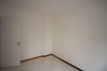 Quarto 2 de apartamento para alugar com 2 quartos, 70m² em Colubandê, São Gonçalo