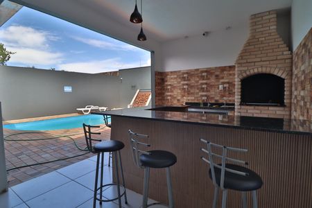 Churrasqueira de casa para alugar com 3 quartos, 220m² em Jardim das Palmeiras, Uberlândia