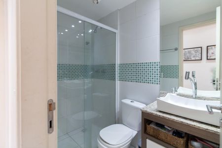 Apartamento à venda com 60m², 2 quartos e 1 vaga Apartamento à venda com 60m², 2 quartos e 1 vagaBanheiro da Suíte