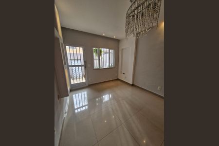 Sala de casa à venda com 3 quartos, 280m² em Anil, Rio de Janeiro