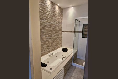 Casa à venda com 280m², 3 quartos e 1 vaga Casa à venda com 280m², 3 quartos e 1 vagaBanheiro