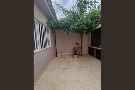 Casa à venda com 280m², 3 quartos e 1 vaga Casa à venda com 280m², 3 quartos e 1 vagaÁrea externa