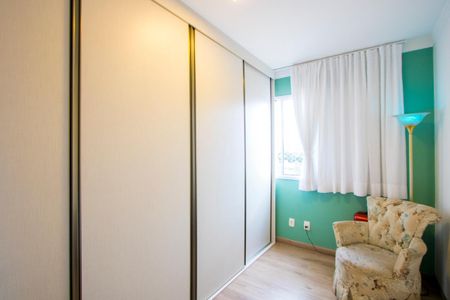 Apartamento à venda com 115m², 3 quartos e 2 vagasQuarto 2