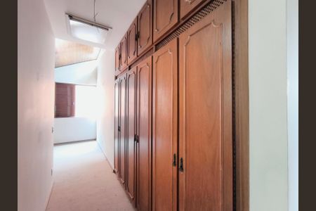 Casa à venda com 311m², 4 quartos e 5 vagasQuarto 1 - Suíte