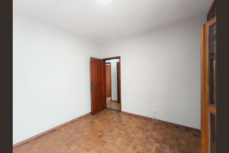 Casa à venda com 311m², 4 quartos e 5 vagasQuarto 2