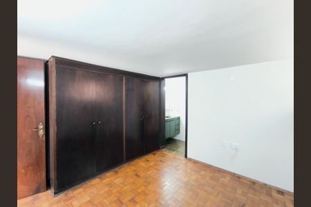 Casa à venda com 311m², 4 quartos e 5 vagasEscritório / Suíte