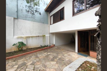 Casa à venda com 311m², 4 quartos e 5 vagasÁrea extrena