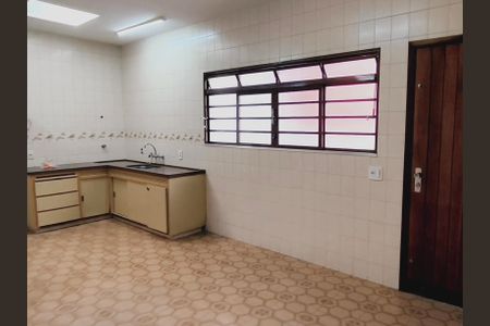 Casa à venda com 311m², 4 quartos e 5 vagasCozinha