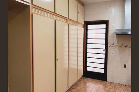 Casa à venda com 311m², 4 quartos e 5 vagasCozinha