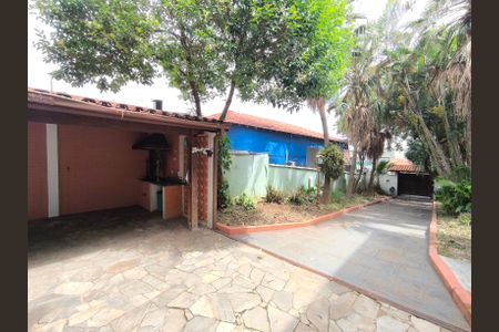 Casa à venda com 311m², 4 quartos e 5 vagasChurrasqueira