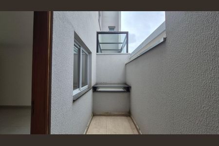 Casa de condomínio à venda com 143m², 3 quartos e 2 vagasArea externa