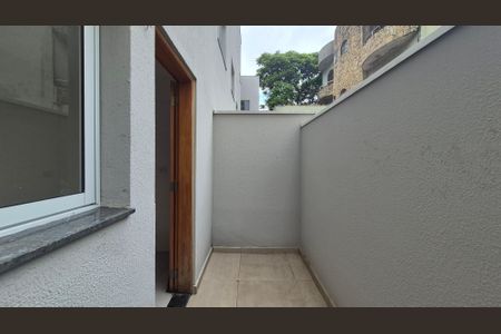 Casa de condomínio à venda com 143m², 3 quartos e 2 vagasArea externa