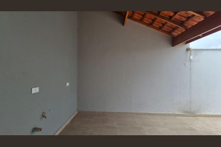 Casa de condomínio à venda com 143m², 3 quartos e 2 vagasArea de serviço