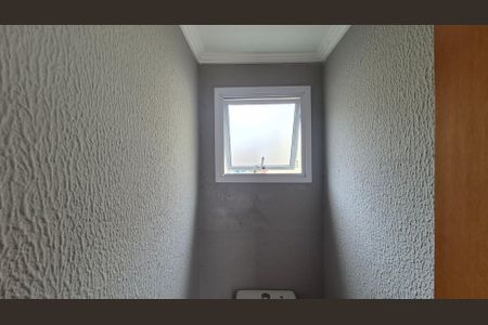 Casa de condomínio à venda com 143m², 3 quartos e 2 vagasLavabo